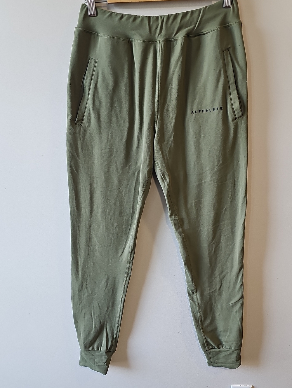 Alphalete Men's Medium Olive Green Athletic Jogger Pants